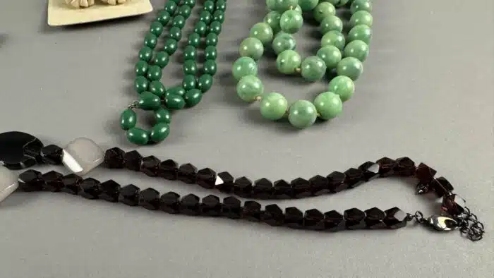 Posten Modeschmuck Ketten und Broschen – Bild 6