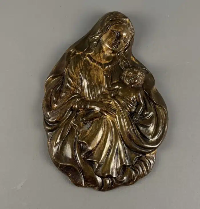 heiligen Relief aus Ton