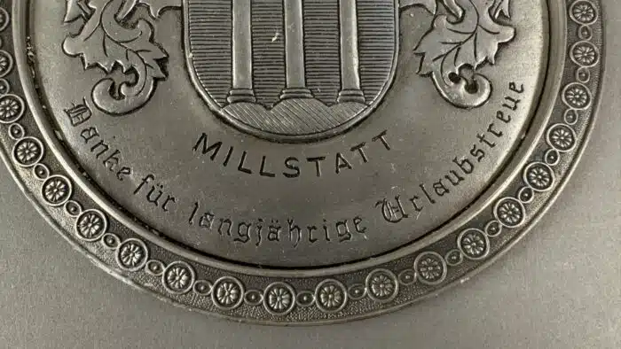 Zinn Plakette für 35 Jahre Urlaubs Treue Millstatt – Bild 3