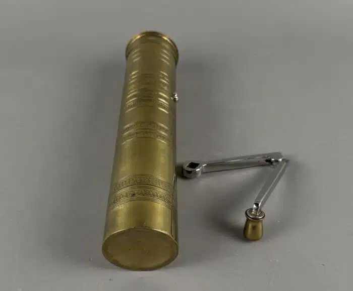 Antike Kaffee Mühle aus Messing  – Bild 3