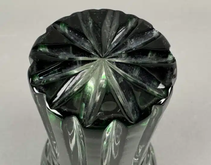 grüne handgeschliffene Bleikristall Vase – Bild 4