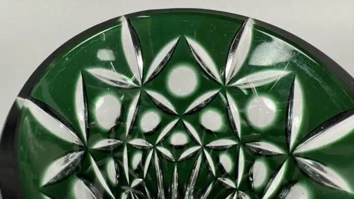 grüne handgeschliffene Bleikristall Vase – Bild 5