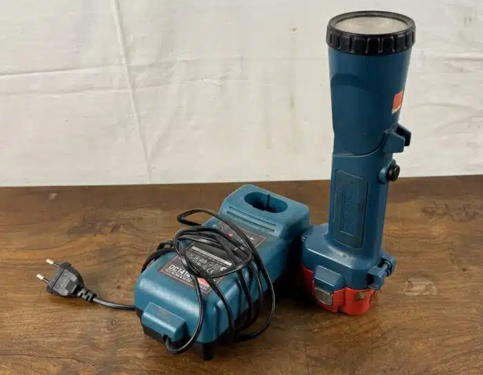 Makita Lampe mit Ladegerät