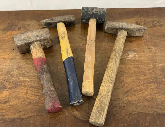 4 Stück verschiedene Hämmer