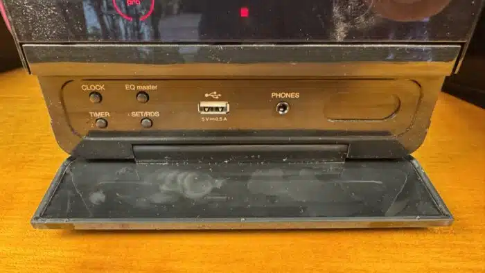 LG Micro Hi-Fi System mit Lautsprechern – Bild 3