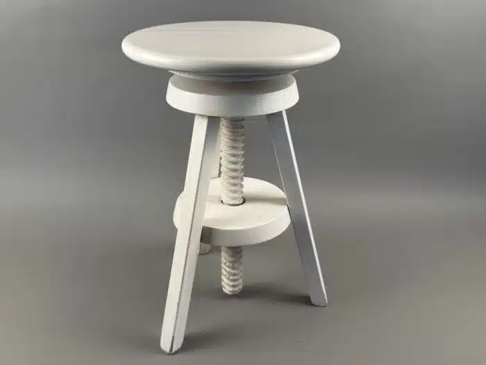 Schraubbarer Hocker