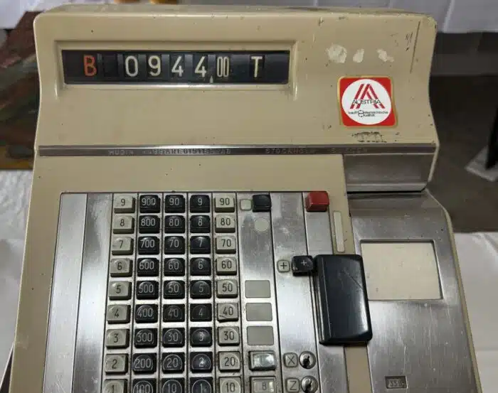 Alte Registrierkasse Vintage – Bild 2