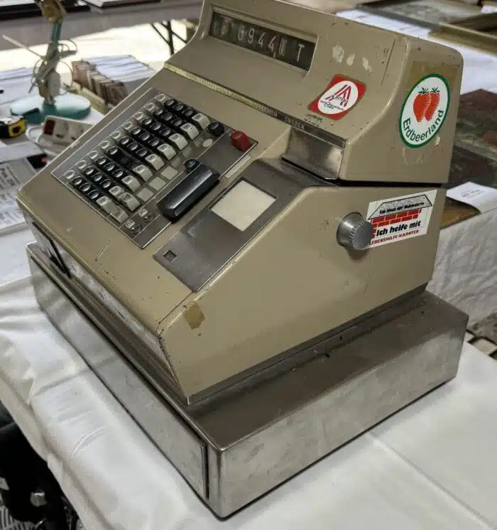 Alte Registrierkasse Vintage – Bild 4