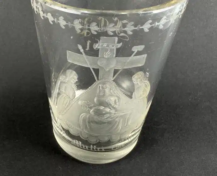 Switbert Lobisser - Aus persönlichem Besitz - Biedermeier-Becher aus 1861 Schmerzhafte  Mutter Gottes H 12 cm – Bild 2