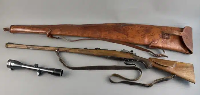 Switbert Lobisser - Aus persönlichem Besitz - Jagdgewehr mit Leder Futteral und Zielfernrohr – Bild 2