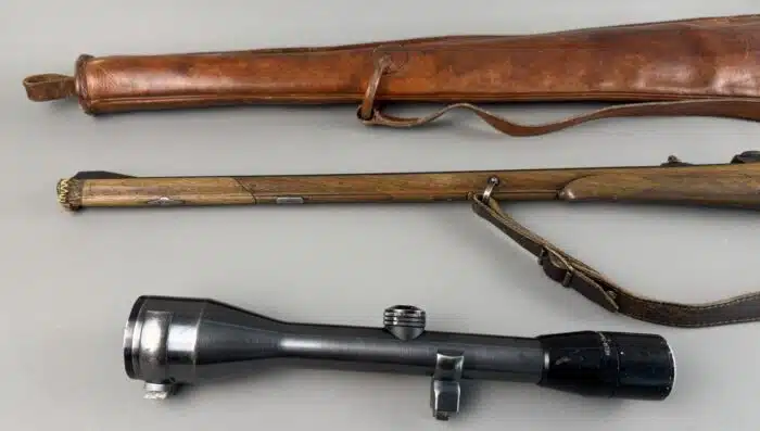 Switbert Lobisser - Aus persönlichem Besitz - Jagdgewehr mit Leder Futteral und Zielfernrohr – Bild 5
