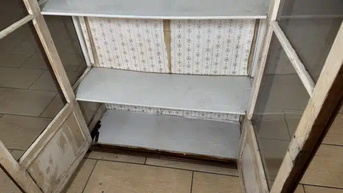 Switbert Lobisser - Aus persönlichem Besitz - Vitrine, Bücherkasten H 146 cm T 39 cm B 108 cm – Bild 5