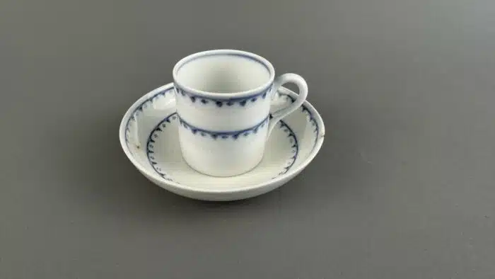 Switbert Lobisser - Aus persönlichem Besitz - Kaffeetasse mit Untertasse Augarten Wien – Bild 2