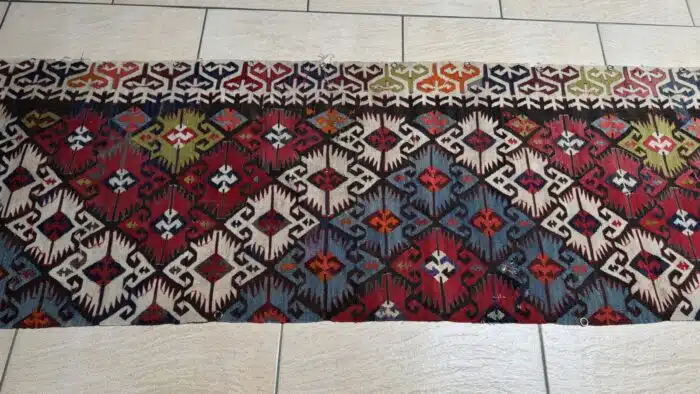 Switbert Lobisser - Aus persönlichem Besitz - Alter Wand - Teppich 410x75 cm – Bild 3