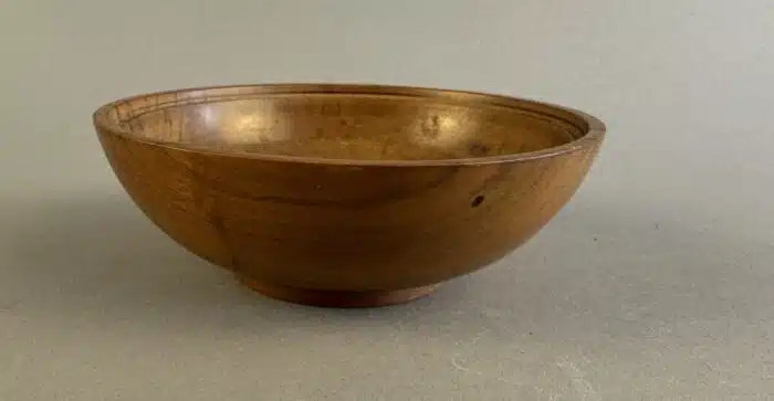 Switbert Lobisser - Aus persönlichem Besitz - Gedrechselte Eichenschale Dm. 11,5 cm – Bild 3