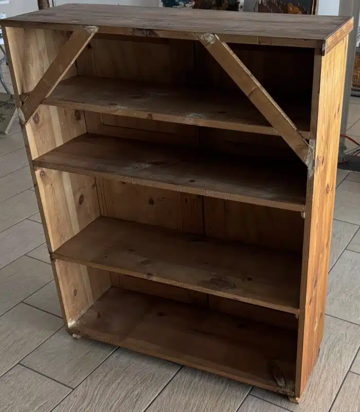 Switbert Lobisser - Aus persönlichem Besitz - Holzkasten mit Regalen, Rückwand fehlt H 135cm B 195 cm T 36 cm – Bild 5