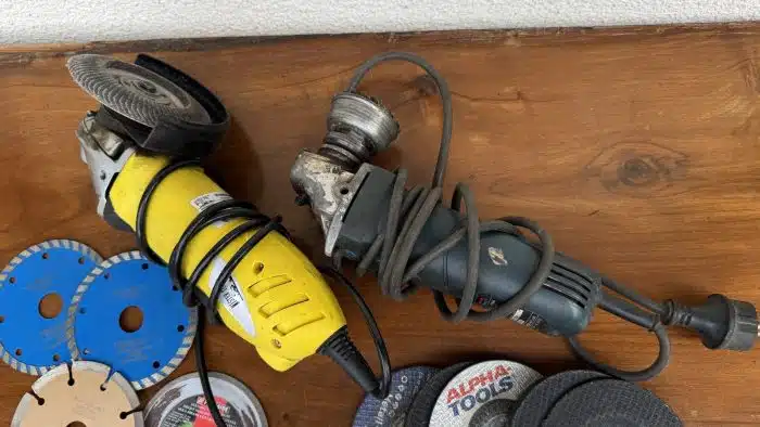 zwei Stück kleine Winkelschleifer - Flex mit Ersatzscheiben – Bild 2