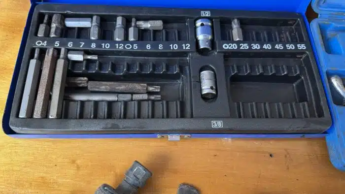 Posten Werkzeug Bördelgerät Nussensatz Nietzange usw. – Bild 6
