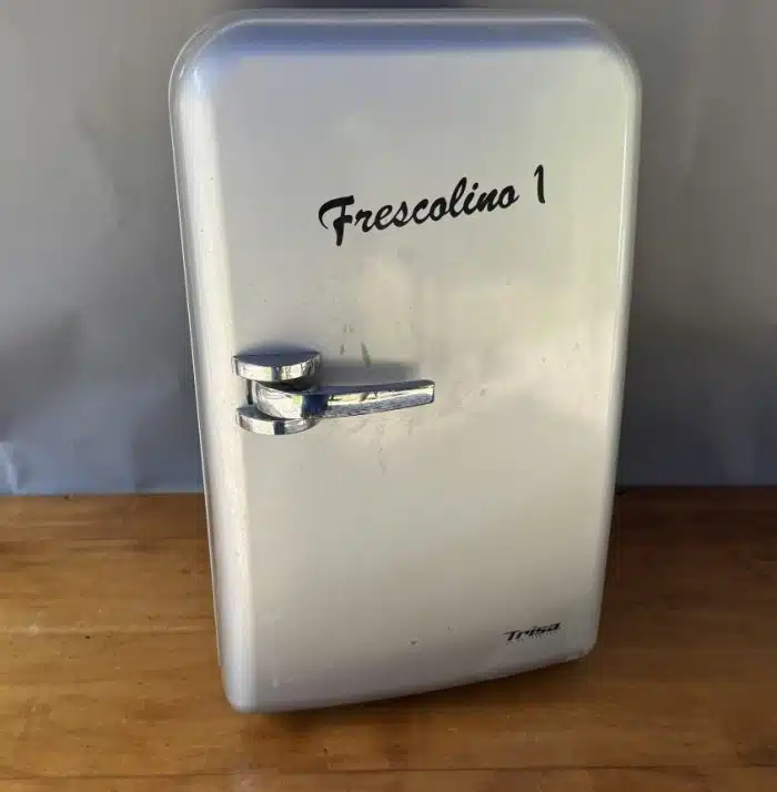 Frescolino Silver Tisch-Kühlschrank  Mini Kühlschrank 28 x 31 cm H 48 cm