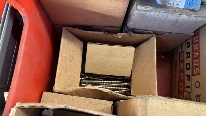 Großer Posten Schrauben in verschiedenen Größen – Bild 6