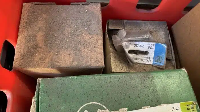 Großer Posten Schrauben in verschiedenen Größen – Bild 7