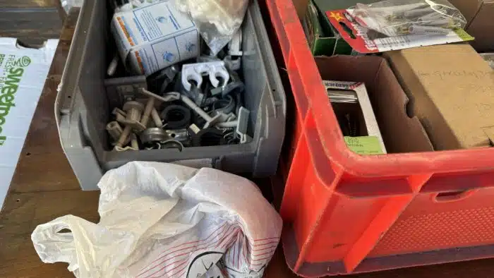 Großer Posten Schrauben in verschiedenen Größen – Bild 8