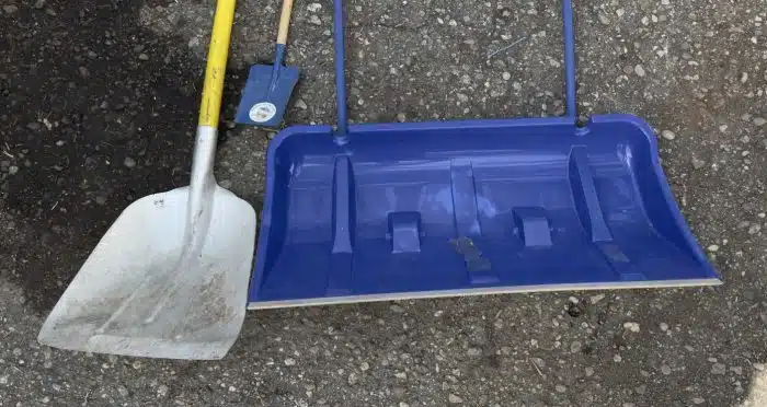 Schneeschiebe, Alu Schneeschaufel mit Kinderschaufel – Bild 2
