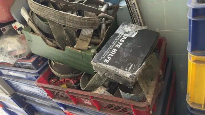Riesen Posten Rauminhalt - In dem befindet sich KFZ Material, Auto Ersatzteile uvm. und Besichtigung wird empfohlen – Bild 5