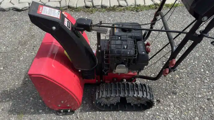Raupen Schneefräse GB 200 mit 6 Vorwärtsgängen und 2 Rückwärts 4,2 Kw 66 cm Räumbreite 67 Kg. Siehe Video – Bild 2
