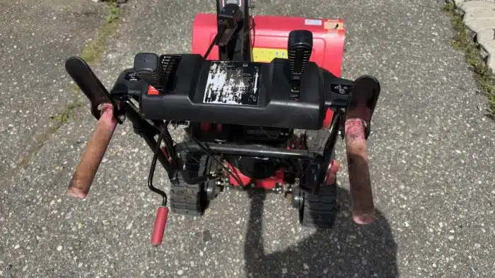 Raupen Schneefräse GB 200 mit 6 Vorwärtsgängen und 2 Rückwärts 4,2 Kw 66 cm Räumbreite 67 Kg. Siehe Video – Bild 3