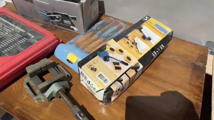 Posten Werkzeug - Hobel, Maschinenschraubstock, Faustsschleifer, Holz Reparaturset uvm. siehe Bilder – Bild 5