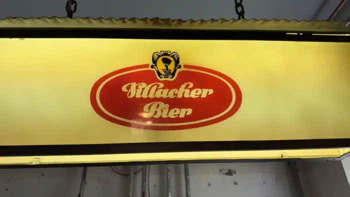 Schmiedeeiserne Villacher Bier Werbe Leuchte L 115 x 35 cm H 35 cm GesH: 95cm – Bild 2