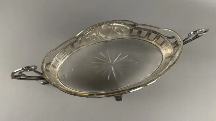 Jugendstil Jardiniere Metall,  farblose Glasschale, Höhe 18 cm, Länge 42 cm – Bild 5