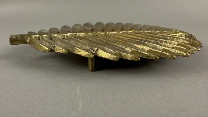Metallobjekt - Messing - Untersetzer vielleicht Goll  Das Design ist von einem Blatt inspiriert. – Bild 2