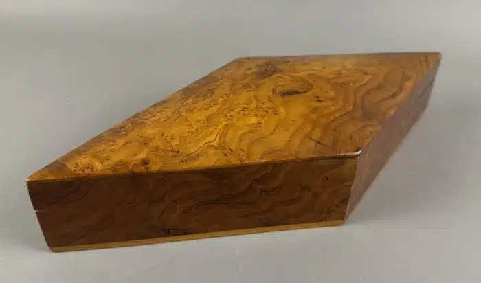Edle Wurzelholz Schatulle Rautenform mit Samt Einlage  L 35 cm B 16 cm
