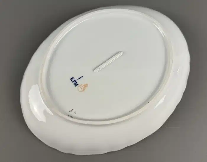Ovale Schale, KPM Berlin, Rocaille, Blumen & Schmetterlinge, Goldrand, 26,5 cm – Bild 5