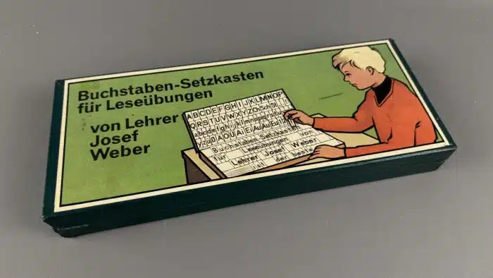 Alter Buchstaben Setzkasten Kinderspiel