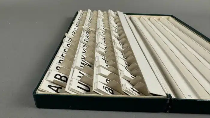 Alter Buchstaben Setzkasten Kinderspiel – Bild 4