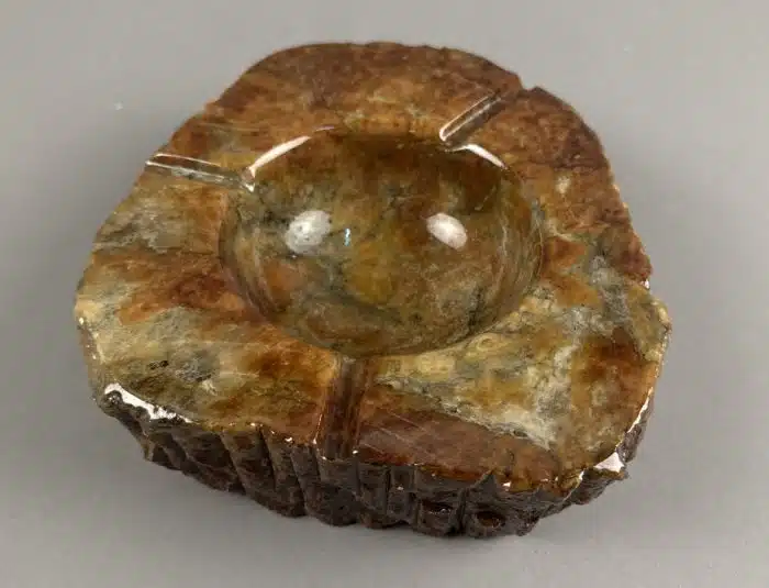 Aschenbecher aus ockerfarbenem Alabaster um 1970 – Bild 5