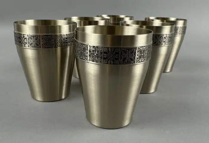 6 Stk. Schnaps Spirituosenbecher - umlaufendes, ornamentales Band H 11 cm – Bild 3