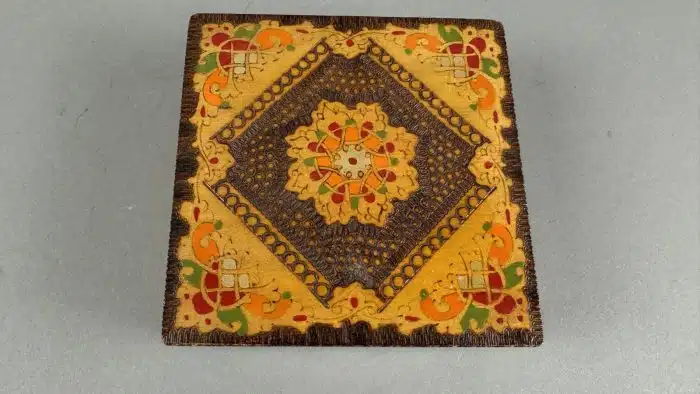 Schatzkiste aus Holz  14x14 cm H 6 cm – Bild 2