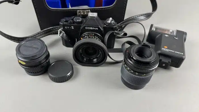 Spiegelreflexkamera Set in Tasche Cosina CT1 mit verschiedenen Objektiven und Blitz – Bild 2