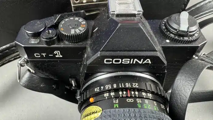 Spiegelreflexkamera Set in Tasche Cosina CT1 mit verschiedenen Objektiven und Blitz – Bild 3