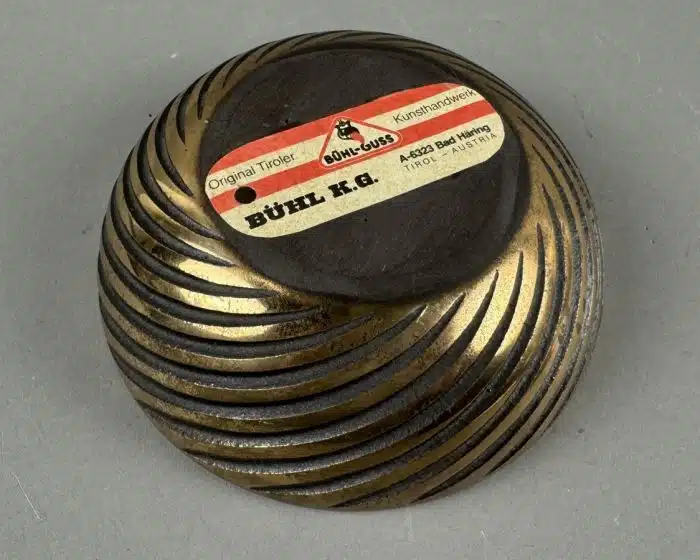 Messing Schale Tiroler Bühl Guss Dm 15 cm H 5 cm – Bild 4