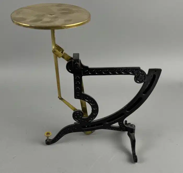 Antike Briefwaage um 1910 weiße Emailleskala Höhe ca. 22 cm. – Bild 7