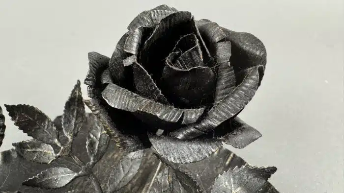 geschmiedetes Schreibtischset mit Rosen und zwei Behältern – Bild 3