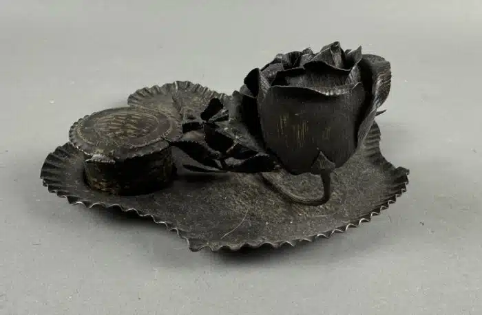 geschmiedetes Schreibtischset mit Rosen und zwei Behältern – Bild 8