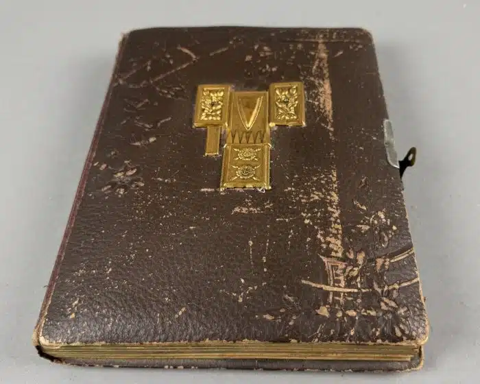 Jugendstil Fotoalbum mit vielen Bildern, teilweise militärisch