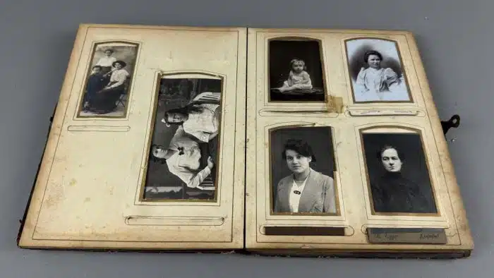 Jugendstil Fotoalbum mit vielen Bildern, teilweise militärisch – Bild 6