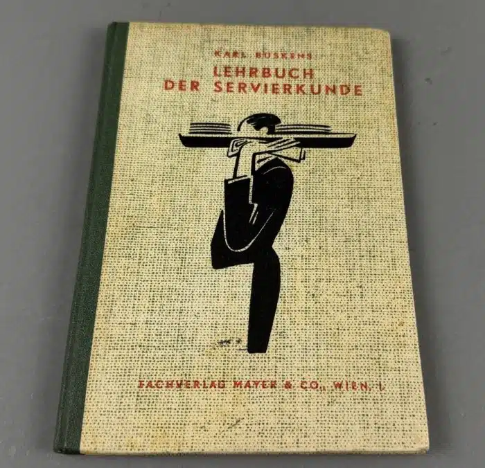 Lehrbuch der Servierkunde Erschienen 1947